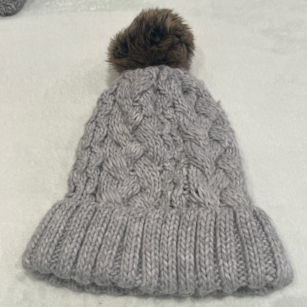 Grey knit H&M beanie - girls size